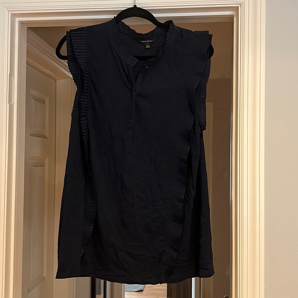 Banana Republic Tops - Banana Republic tank top - XL